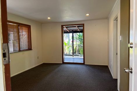 Photo of property in 14 Avonleigh Road, Green Bay, Auckland, 0604