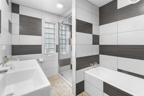 Photo of property in 484 River Road, Fairfield, Hamilton, 3214