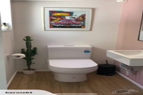 Photo of property in 2/19 Onslow Road, Khandallah, Wellington, 6035