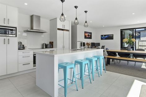 Photo of property in 28 Te Kio Crescent, Papamoa Beach, Papamoa, 3118