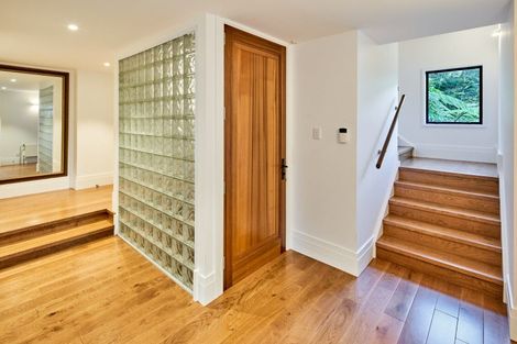 Photo of property in 21 Dillon Street, Lowry Bay, Lower Hutt, 5013