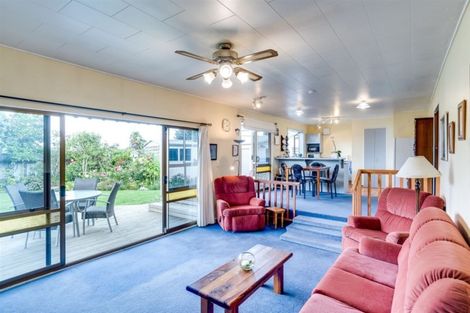 Photo of property in 16 Shirley Place, Bay View, Napier, 4104