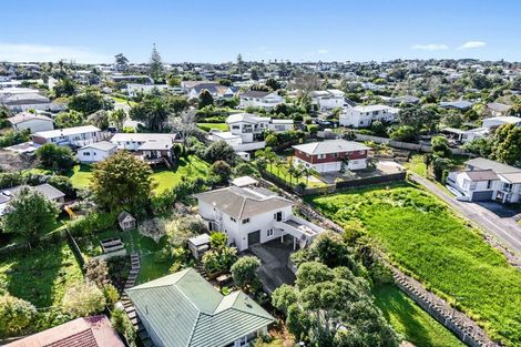 Photo of property in 29 Glamorgan Drive, Torbay, Auckland, 0630