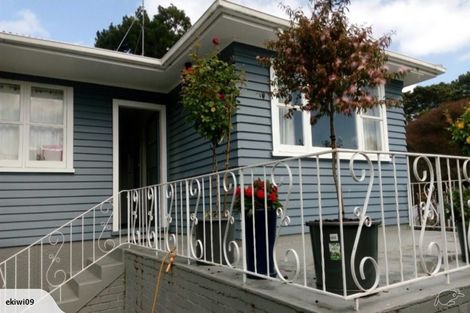 Photo of property in 28 Blease Street, New Lynn, Auckland, 0600