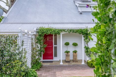 Photo of property in 17 Jellicoe Street, Greytown, 5712