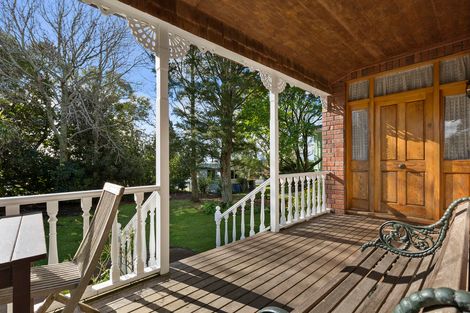 Photo of property in 52 Golf Road, New Lynn, Auckland, 0600