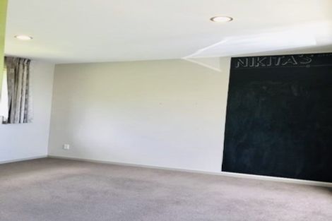 Photo of property in 33 Kilkelly Avenue, Pinehill, Auckland, 0632