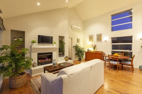 Photo of property in 37 Consort Close, Paraparaumu Beach, Paraparaumu, 5032