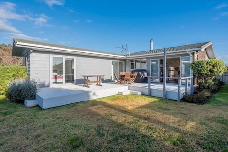 Photo of property in 11 Hastings Street, Waikanae Beach, Waikanae, 5036