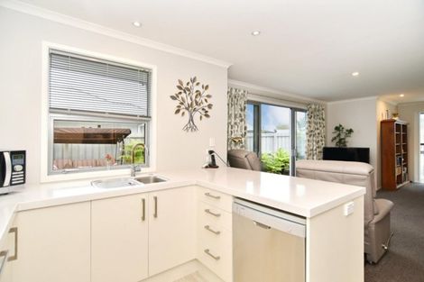Photo of property in 1/28 Kirsten Place, Parklands, Christchurch, 8083