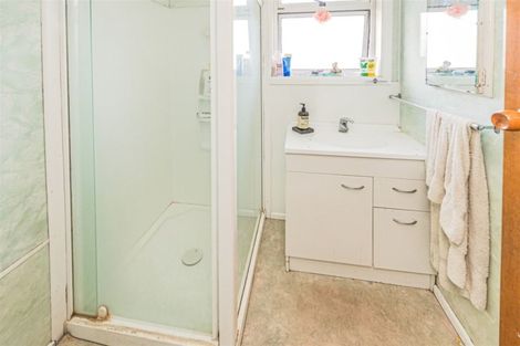 Photo of property in 22 Ruru Street, Waikanae, 5036