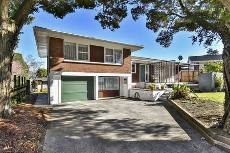 Photo of property in 18 Freshney Place, Hillpark, Auckland, 2102