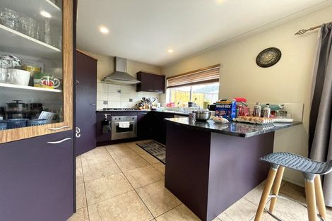 Photo of property in 40 Lilybank Crescent, East Tamaki, Auckland, 2013