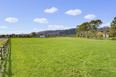 Photo of property in 425 Tararua Road, Levin, 5571