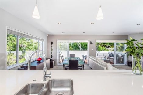 Photo of property in 6a Handley Avenue, Narrow Neck, Auckland, 0624