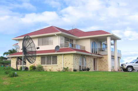 Photo of property in 1 Astelia Place, Goodwood Heights, Auckland, 2105