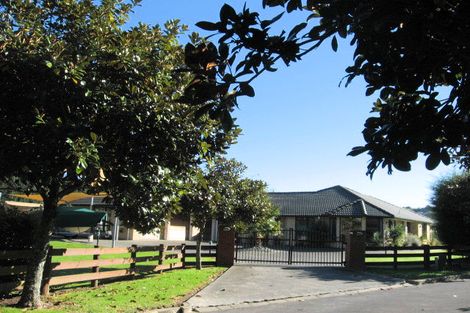 Photo of property in 90 Ranfurly Road, Alfriston, Auckland, 2105