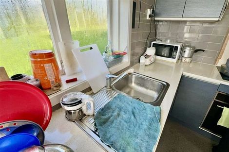 Photo of property in 4 Hillary Heights Avenue, Glendene, Auckland, 0602