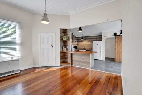 Photo of property in 120 Manawapou Road, Hawera, 4610