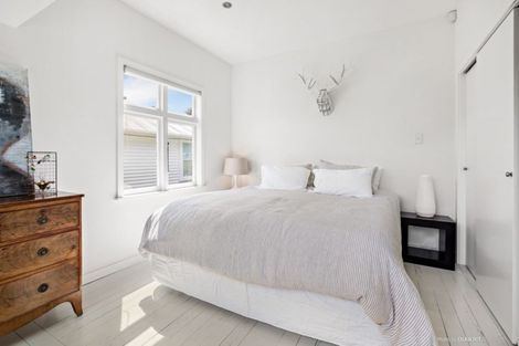 Photo of property in 20 Mantell Street, Seatoun, Wellington, 6022