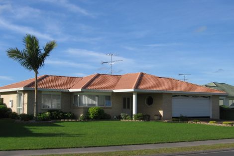 Photo of property in 175 Lakeside Drive, Orewa, 0931