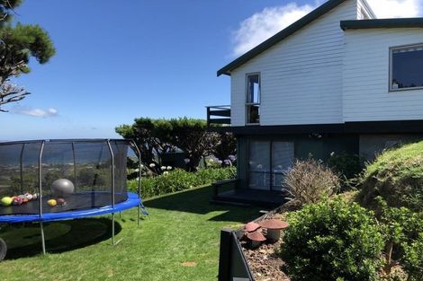 Photo of property in 9 Honeysuckle Grove, Maungaraki, Lower Hutt, 5010