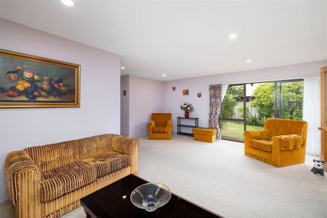 Photo of property in 81 Apsley Drive, Avonhead, Christchurch, 8042