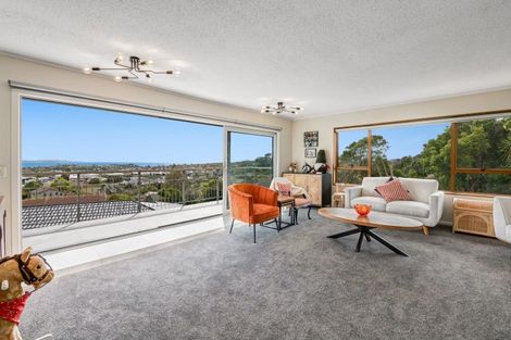 Photo of property in 20 Whangaparaoa Road, Red Beach, 0932