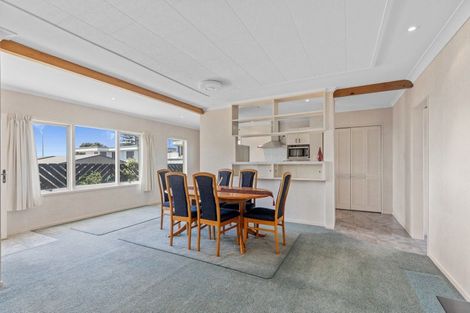 Photo of property in 1/186 Marine Parade, Mount Maunganui, 3116
