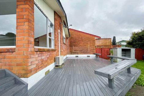 Photo of property in 2/82 Moore Street, Hillcrest, Auckland, 0627