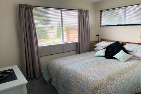 Photo of property in 52 Sarah Street, Waikawa Beach, Levin, 5573