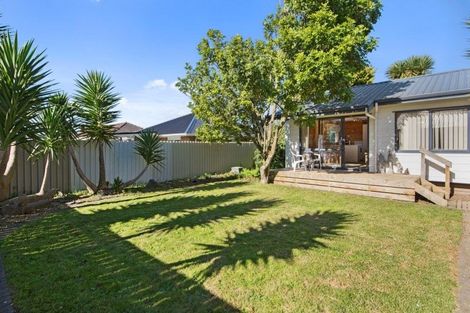 Photo of property in 26 Sutton Crescent, Papakura, 2110