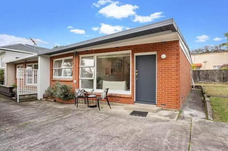 Photo of property in 2/29 Dudley Road, Mission Bay, Auckland, 1071
