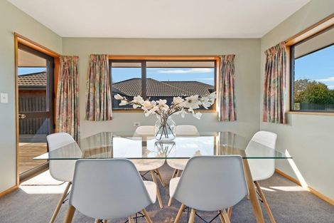 Photo of property in 2/7 Thicket Close, Redwood, Christchurch, 8051