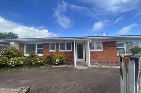 Photo of property in 1/15 Baring Terrace, Strandon, New Plymouth, 4312