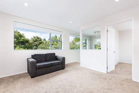 Photo of property in 96 San Valentino Drive, Henderson, Auckland, 0612