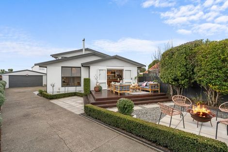 Photo of property in 21 Woodstock Place, Russley, Christchurch, 8042