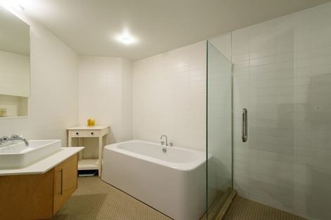 Photo of property in Alto Apartments, 2a/22 Telford Terrace, Oriental Bay, Wellington, 6011