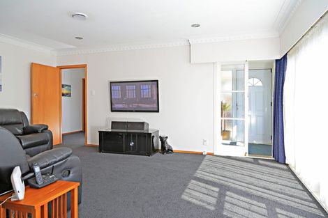 Photo of property in 33 Lawrence Crescent, Hillpark, Auckland, 2102
