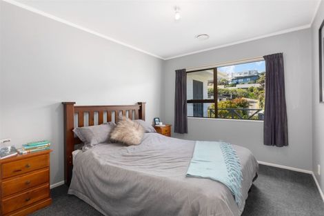 Photo of property in 62 Albatross Close, Whitby, Porirua, 5024