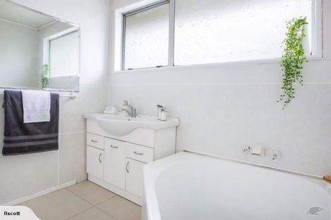 Photo of property in 82 Tweed Road, Papakowhai, Porirua, 5024