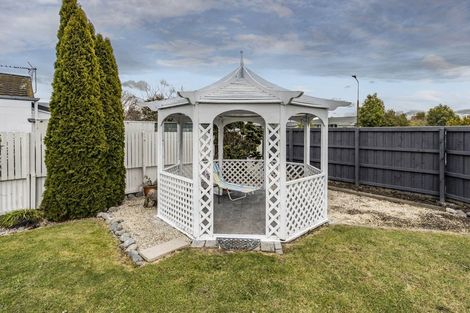 Photo of property in 8 Doggett Place, Rangiora, 7400