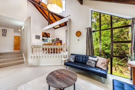 Photo of property in 5 Fitzpatrick Place, Chatswood, Auckland, 0626