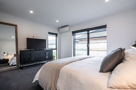 Photo of property in 24 Rose Leigh Drive, Cambridge, 3434