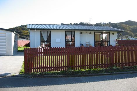 Photo of property in 9 Honey Street, Wainuiomata, Lower Hutt, 5014