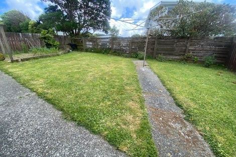 Photo of property in 6b Reese Jones Grove, Maungaraki, Lower Hutt, 5010