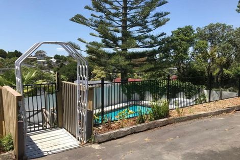 Photo of property in 25a Ravenwood Drive, Forrest Hill, Auckland, 0620