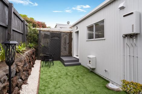 Photo of property in 2/18 Bevyn Street, Castor Bay, Auckland, 0620