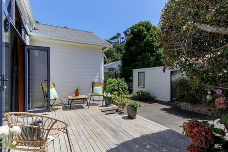 Photo of property in 24 Bracken Street, New Plymouth, 4310