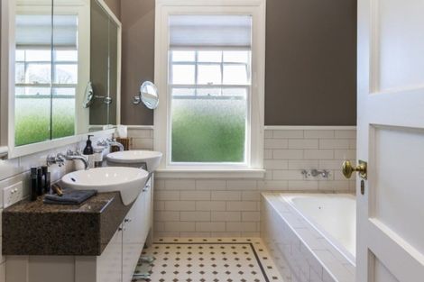 Photo of property in 52 Holmwood Road, Merivale, Christchurch, 8014